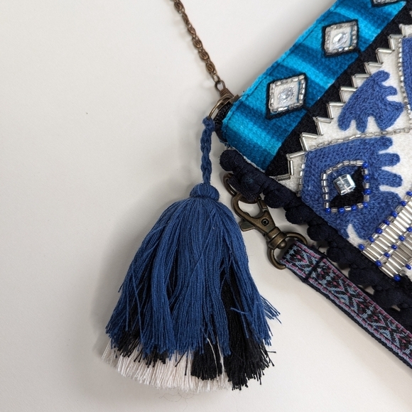 Steve Madden Arya Embroidery Bead 3 Way Clutch Mini Pom Wristlet Strap Chain - Picture 3 of 14